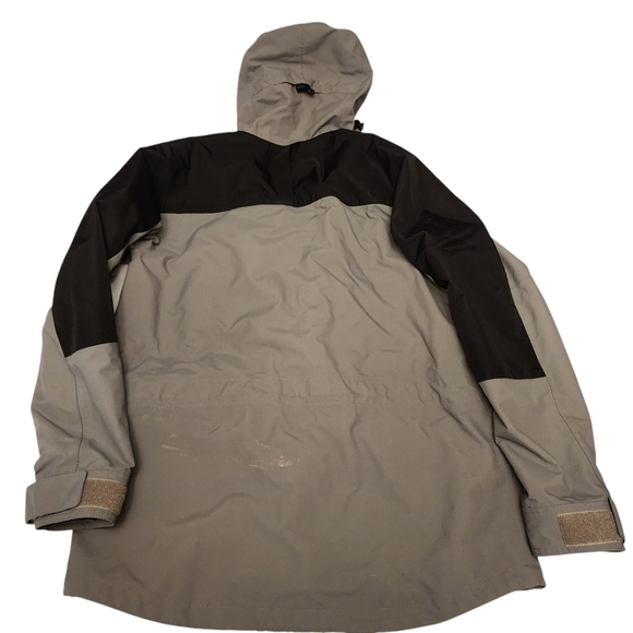 Duluth Men's Gray and Black Jacket - Picture 5 of 14